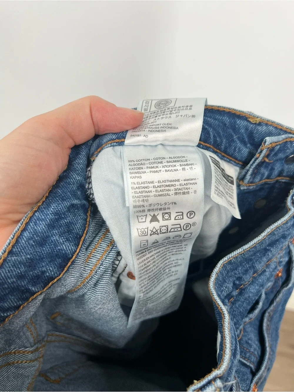 Levi’s Ribcage Straight Button Fly Jeans High Rise - Picture 7 of 8